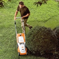Stihl kosilica RMA 235 + 2 x AK 30 S + AL 101